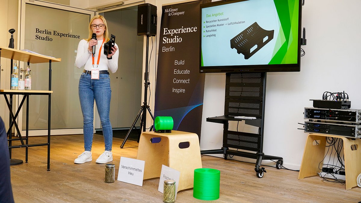 Team Heuwind Lagertechnik beim Pitch Event in Berlin im März 2026.