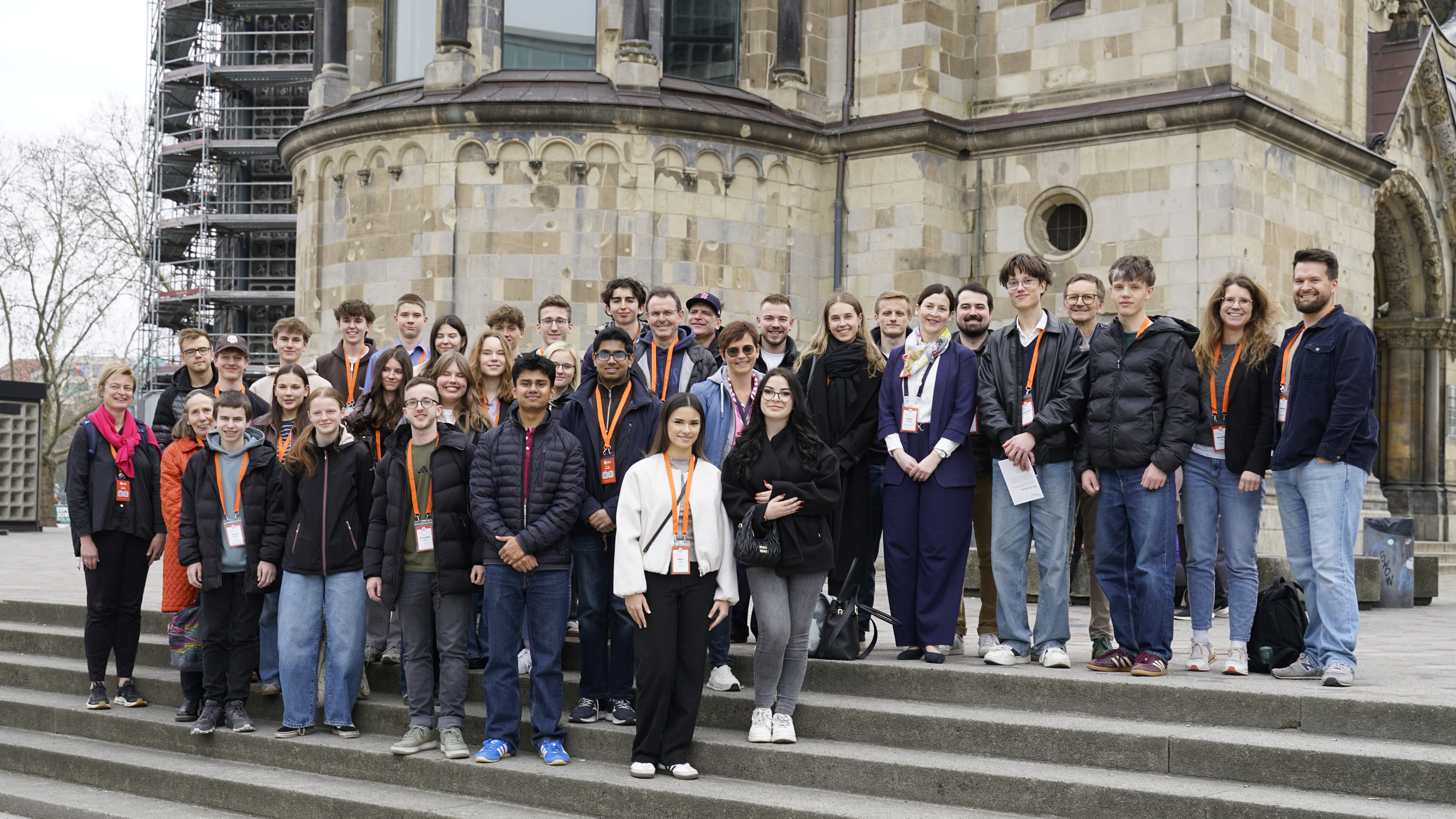 Alle Eventteilnehmenden vor der Gedächtniskirche